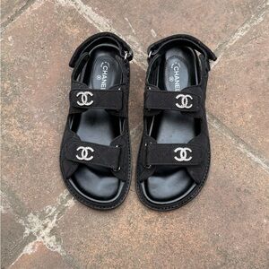 CHANEL Black CC Crystal Logo Das Sandals – Size 37 – Authentic & Elegant ✨